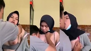 Mau Nyusu Susu Pacar Habis Pulang Sekolah