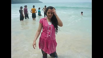 Desi Girl Showing It All In This Hot And Steamy Mp4