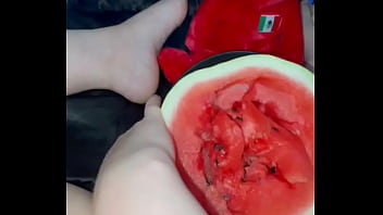 Juicy Watermelon Fucking Makes Her Cum Hard – Full Length Arab Porn 2025 – Hottest Saudi Amateur – Arabian Snowwhite’s Kinky Solo Session – Extreme Food Fetish Action – Fresh Fruit In Teen’s Tight Pussy – La Girl Usa