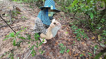 Thai Girl Showing Off While Mushroom Picking, Suddenly Needs To Piss In The Forest, Thai Audio 4k
